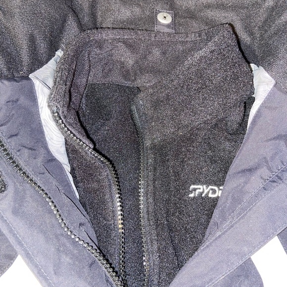Spyder winter coat for ski or snow - Picture 6 of 8